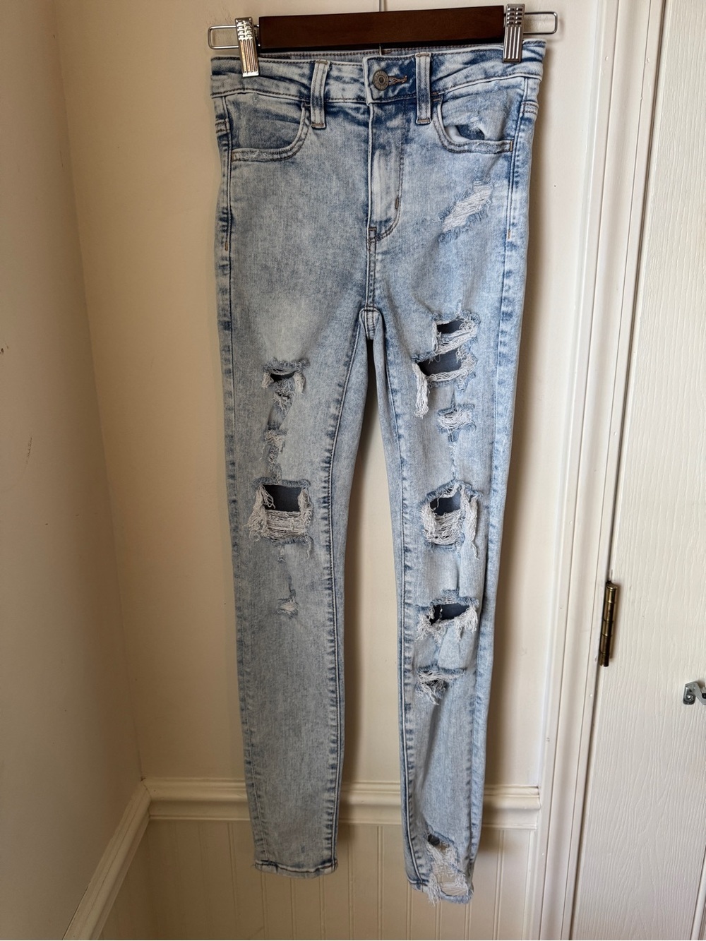American Eagle‎ Outfitters Light Blue Distressed Skinny Jeans Size 00